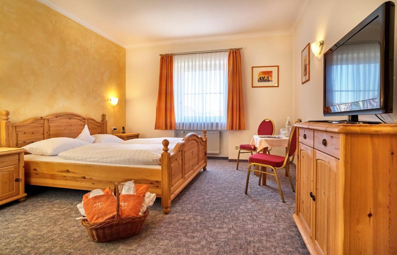 Zedernhof Gesundheits- & Wellnesshotel Stamsried Bagian luar foto