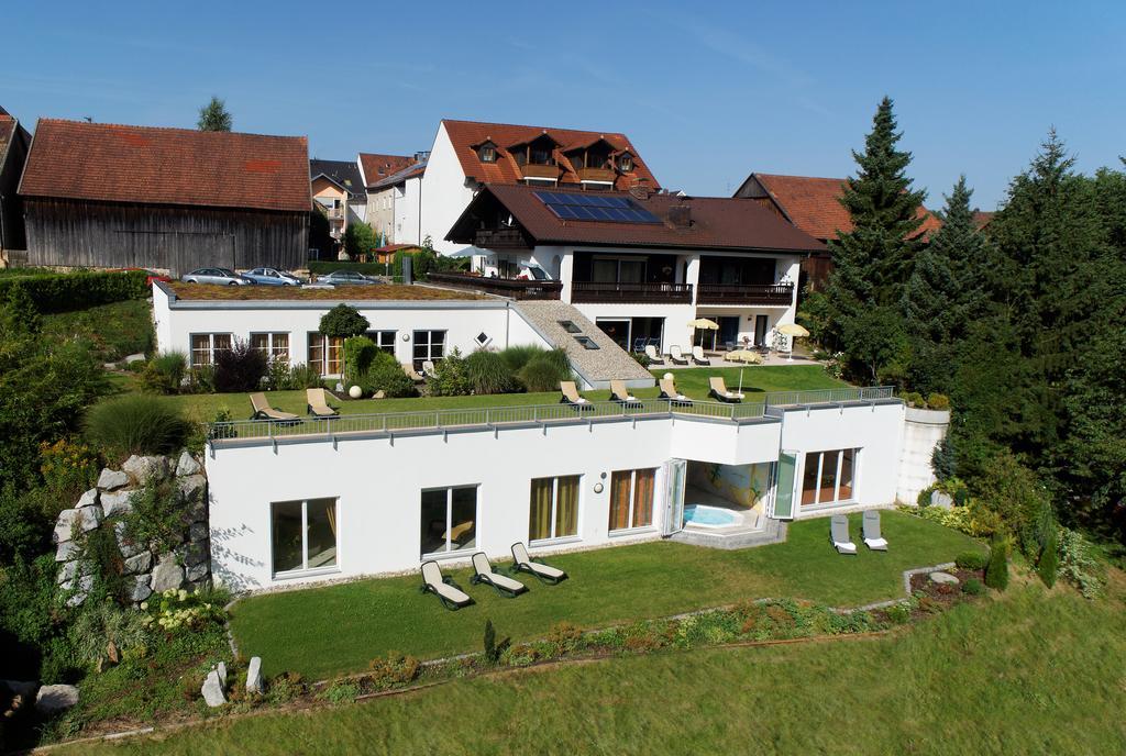 Zedernhof Gesundheits- & Wellnesshotel Stamsried Bagian luar foto