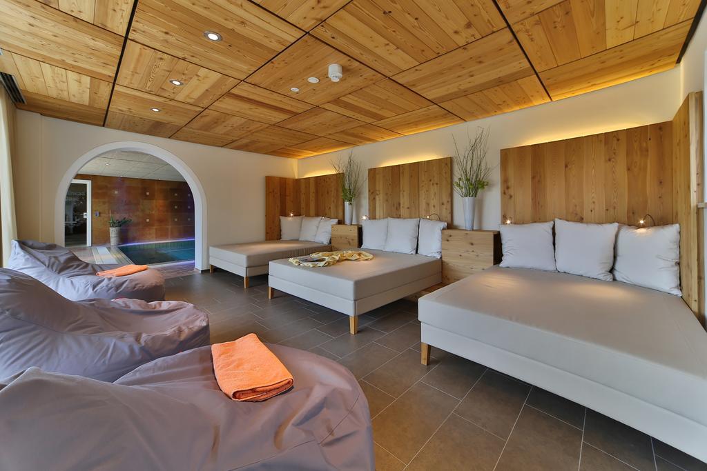 Zedernhof Gesundheits- & Wellnesshotel Stamsried Bagian luar foto