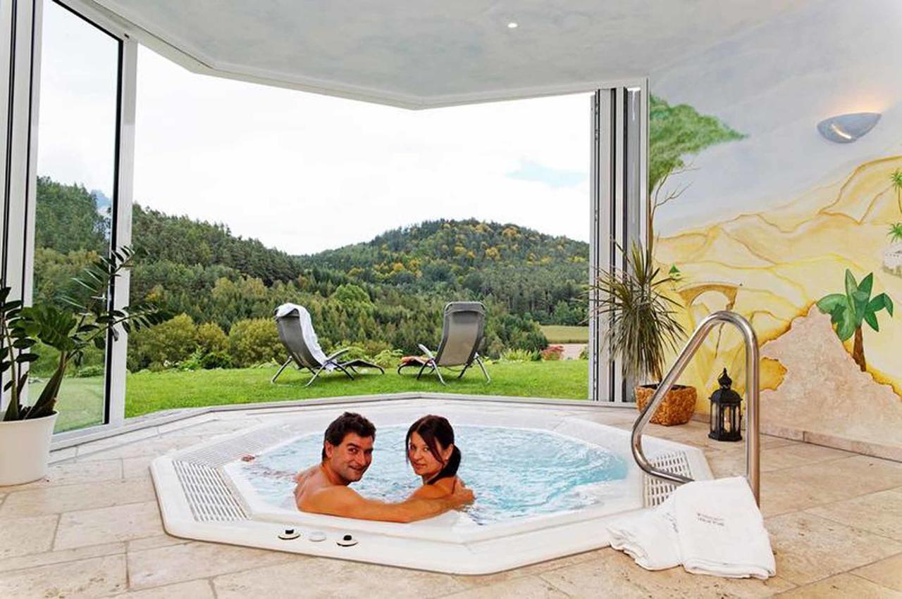 Zedernhof Gesundheits- & Wellnesshotel Stamsried Bagian luar foto