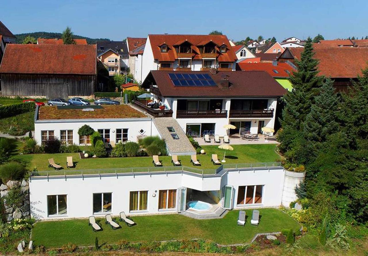 Zedernhof Gesundheits- & Wellnesshotel Stamsried Bagian luar foto